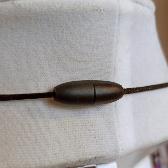 Rainbow silicone teething necklace - Picture 4 of 4